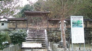 2018年１月28日現在、不審火により本殿の姿はありませんでした