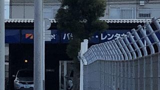 空港まで歩いて行けるから良かった。