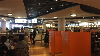 品プリのフードコート！