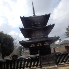 興福寺三重塔　小振りの塔、古を感じさせます