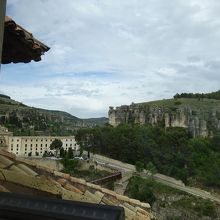 展示スペースは結構広く、色々な角度から景色を眺める