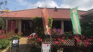 ベーコンと完熟トマトソースと宮古島産マンゴーソースのつけパスタは美味しい！