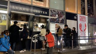 ロブスターロールは980円