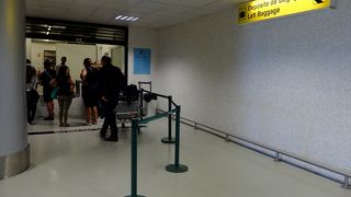 リスボン・ポルテラ空港の荷物預かり所