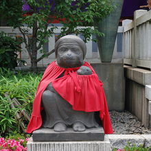 おさるの像