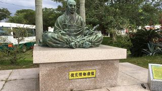 空港からそれほど遠くないところにありました