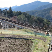 縄文橋はスリリング