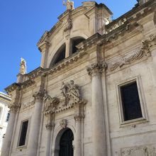 彫刻が素晴らしい