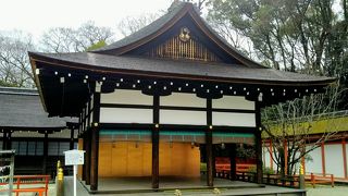 御手洗川にかかる「下鴨神社 橋殿」
