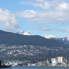 空からはこの景色を見下ろしての遊覧飛行になるんでしょう
