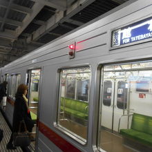 久喜駅で乗換の各駅停車舘林駅行き。