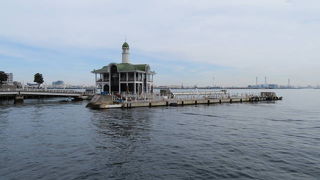 横浜港の観光船が発着します