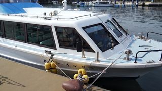 島々を海から観ると、その自然の造形に感動します。