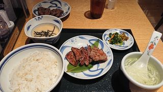 牛タンを食べに