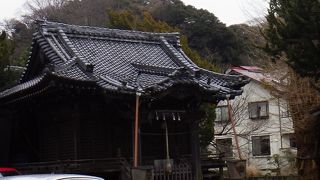 源頼朝と日蓮のゆかり神社