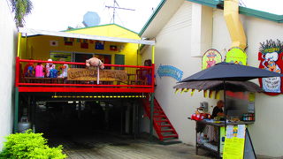 店内でも外の通路でも持ち帰りでもOK