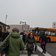 空港バスが発着する広場