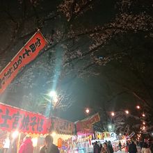 寒さで人もまばら