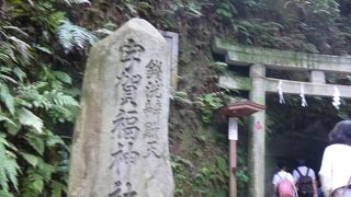 銭洗い水が有名な金運アップの神社