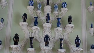 宮殿内を見学できる