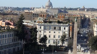 ポポロ広場そばの階段をのぼれば市街が一望。