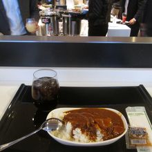 羽田空港国際線 ANAラウンジ (110番ゲート付近)