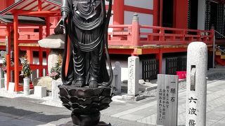 西国17番札所・絢爛豪華な本堂