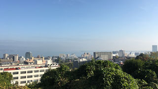 琵琶湖を見下ろす景色のいいサービスエリア。