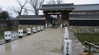 入場券を買って最初に入った門