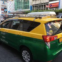 ありがとうも言わずに去っていく。