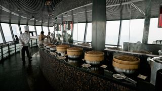 マカオだけでなく、中国も！食事をしながら景色を360℃楽しめる展望レストラン
