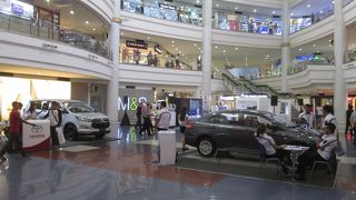 驚きのショッピングセンター