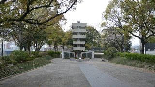 原爆ドームの近くにあります。