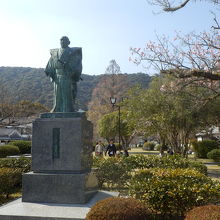 旧岩国藩三代目藩主吉川広嘉公像