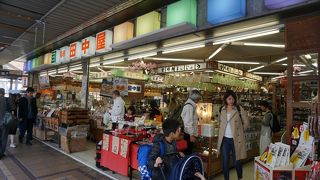 お弁当まで扱っていて