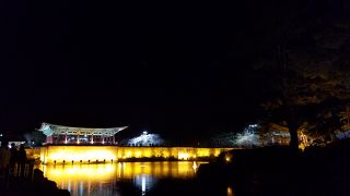 夜のライトアップが綺麗でした。