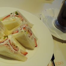 フルーツジャムサンド800円とコーヒー(ホット)450円