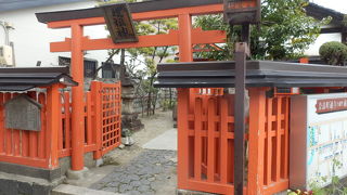 奈良町の道祖神として祀られている