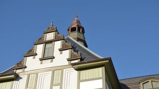 顕微鏡の展示が多い