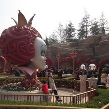 アリス イン ワンダーランド メイズ (愛麗糸夢遊仙境迷宮)