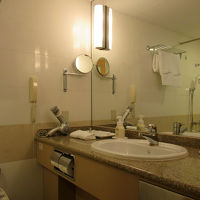 クラシックスタイルですが、質感の高いバスルームです