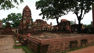 仏像の首が、、