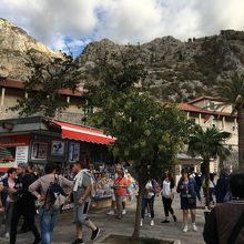 まずは観光案内所に行くべし