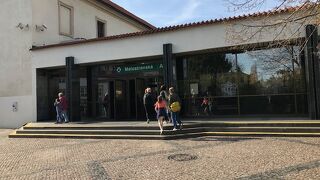 プラハ城への起点駅