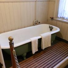 　2階浴室です。欧米スタイルのバスです。