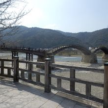 錦帯橋　　南詰から写す