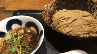 店員がテキパキ動いていました。