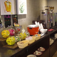 24時間使えるフリーラウンジがあります