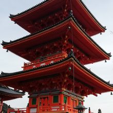 国内最大級の三重塔です