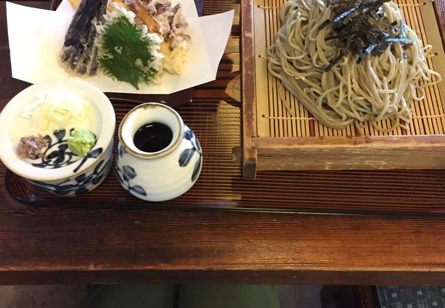 雰囲気よし蕎麦うまし